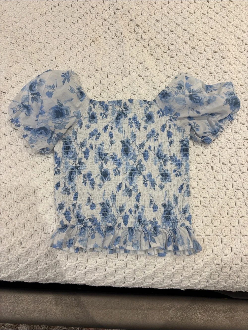 art class Blue Floral Smocked Puff Sleeve Top